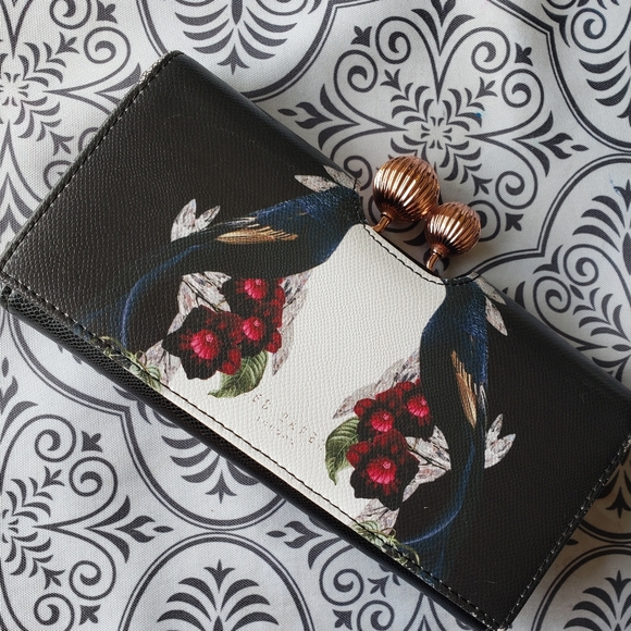 Ted Baker Handbags - Ted Baker stunning wallet